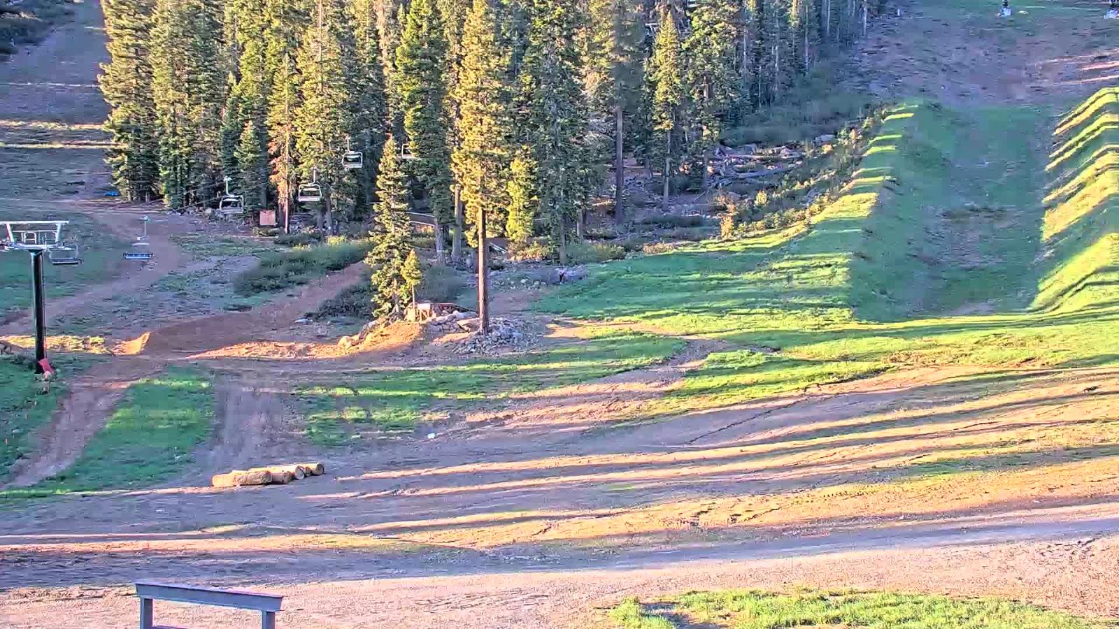 Webcam Northstar California: Mid Mountain