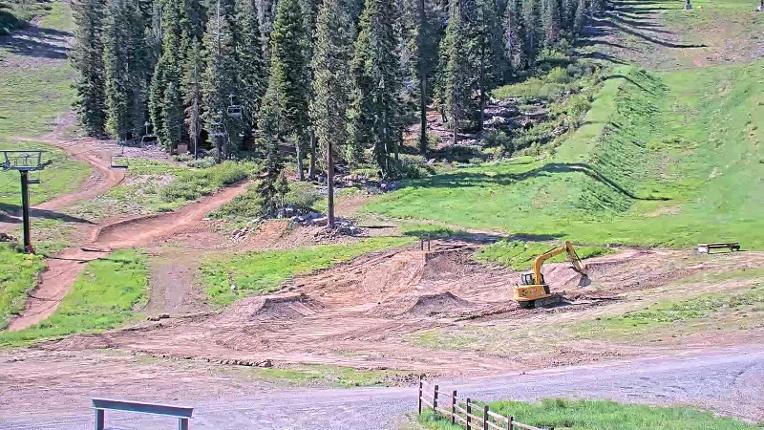 Webcam Northstar California: Mid Mountain