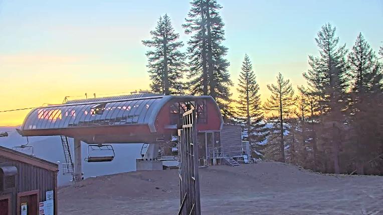 Webcam Northstar California: Mount Pluto Summit