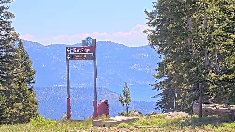 Webcam Northstar California: Mount Pluto Summit