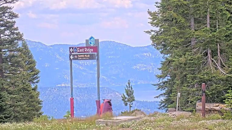 Webcam Northstar California: Mount Pluto Summit