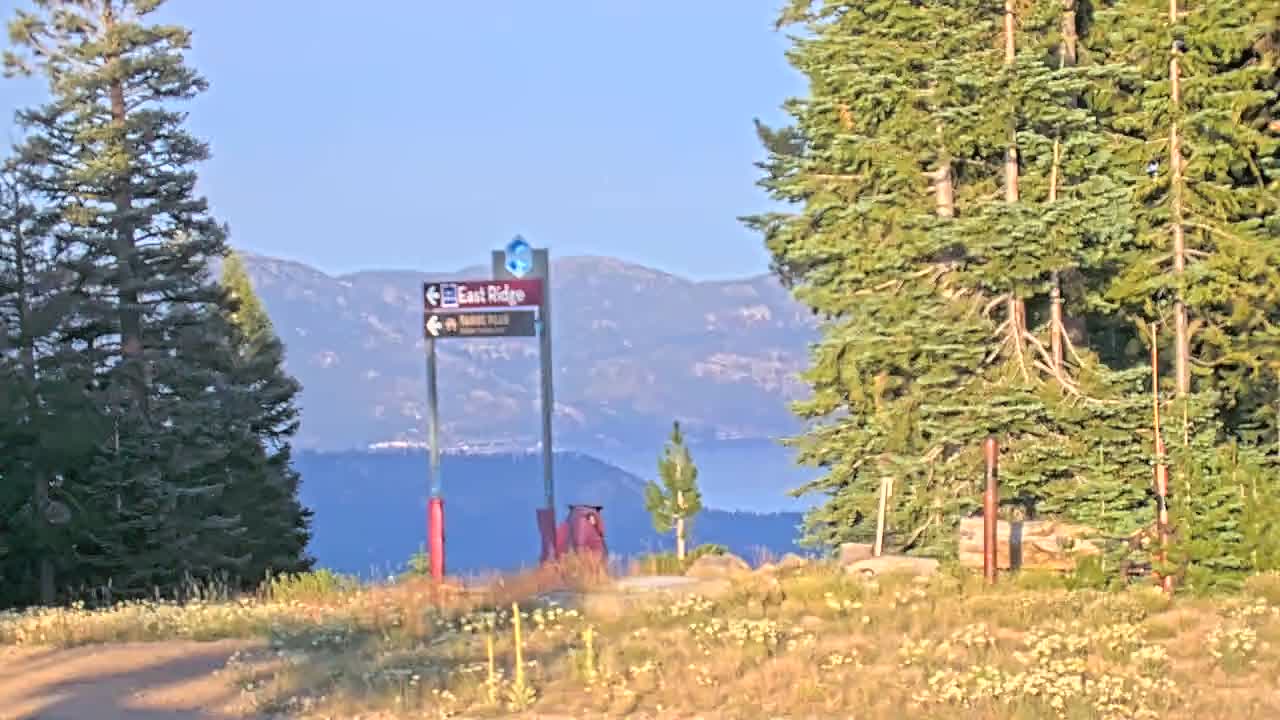 Webcam Northstar California: Mount Pluto Summit