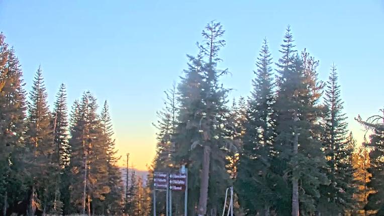 Webcam Northstar California: Mount Pluto Summit