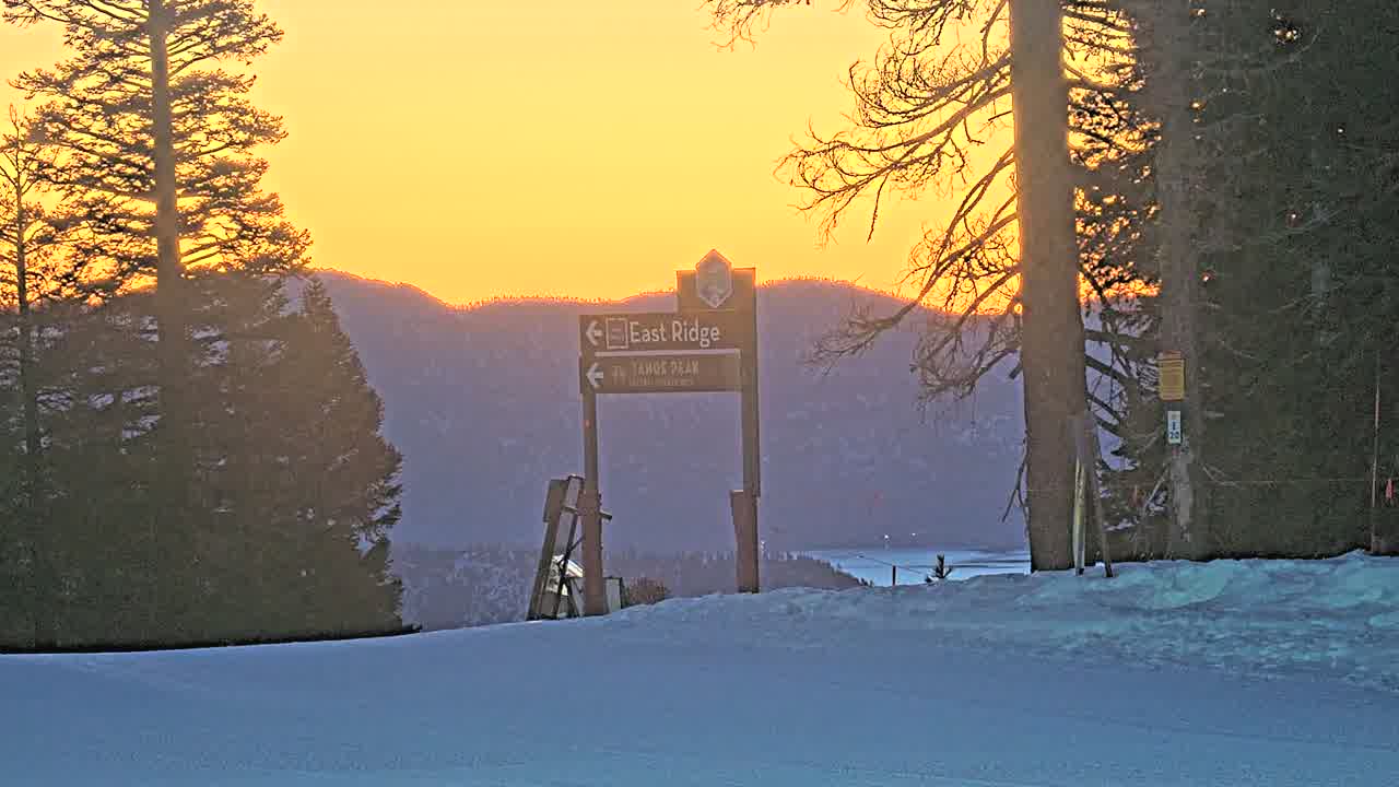 Webcam Northstar California: Mount Pluto Summit