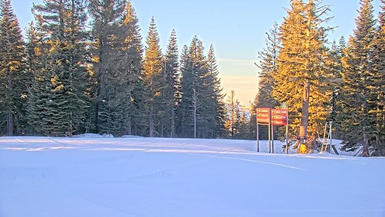 Webcam Northstar California: Mount Pluto Summit