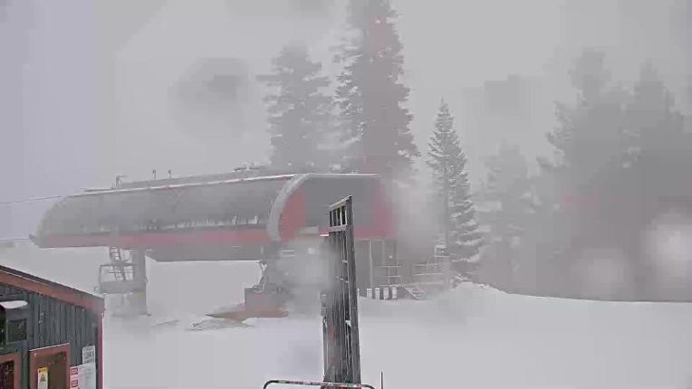 Webcam Northstar California: Mount Pluto Summit