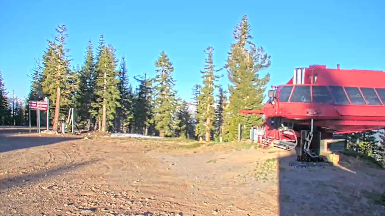 Webcam Northstar California: Mount Pluto Summit