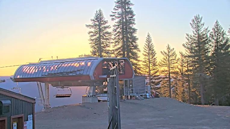 Webcam Northstar California: Mount Pluto Summit