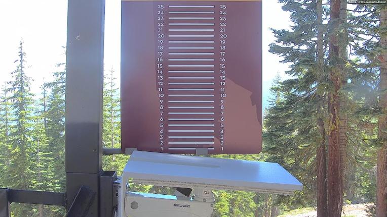Webcam Northstar California: Snow Stake