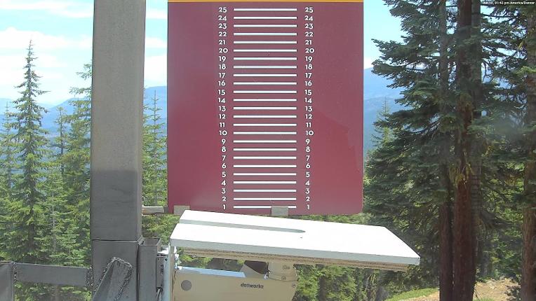 Webcam Northstar California: Snow Stake