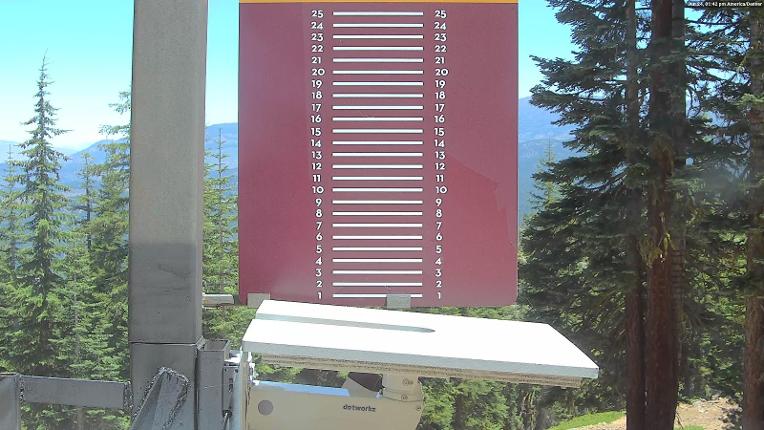 Webcam Northstar California: Snow Stake