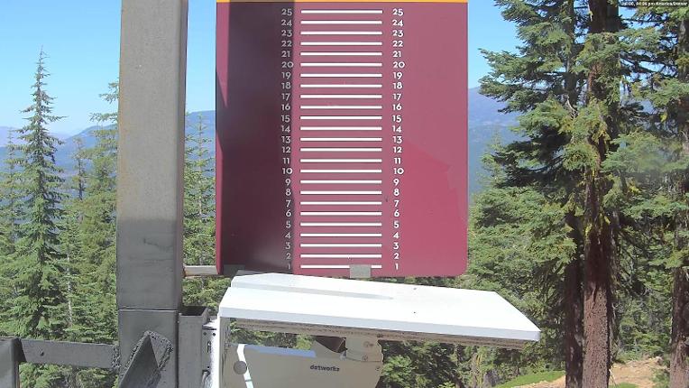 Webcam Northstar California: Snow Stake