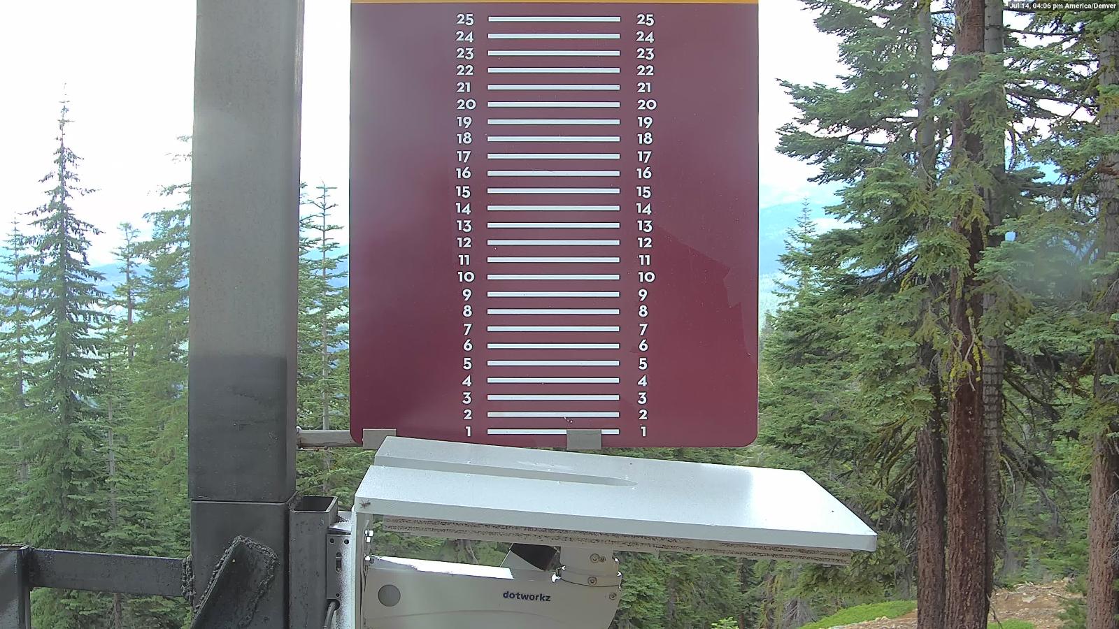 Webcam Northstar California: Snow Stake