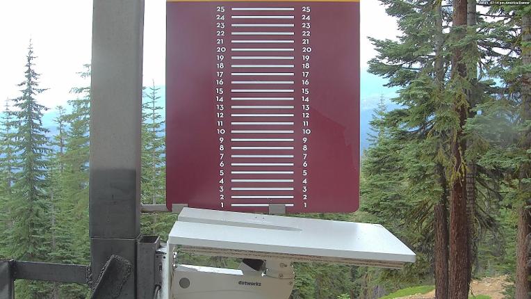 Webcam Northstar California: Snow Stake