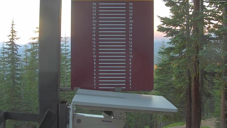 Webcam Northstar California: Snow Stake