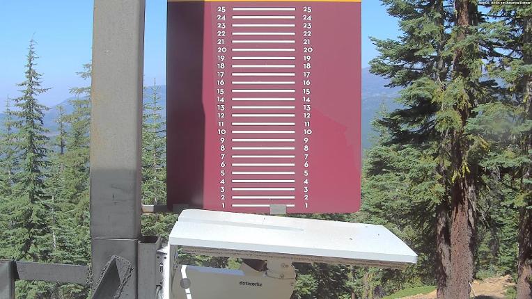 Webcam Northstar California: Snow Stake