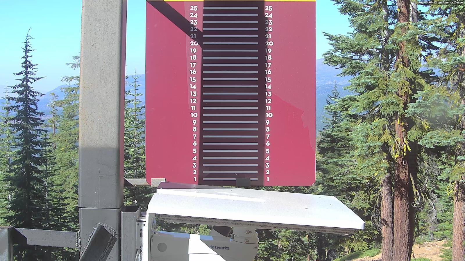 Webcam Northstar California: Snow Stake
