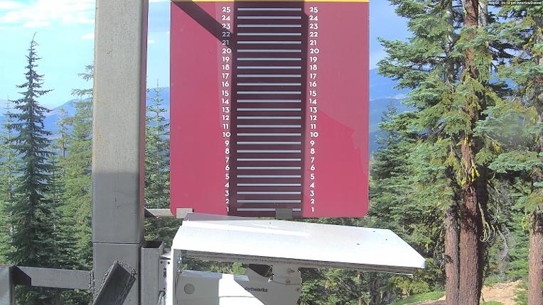 Webcam Northstar California: Snow Stake