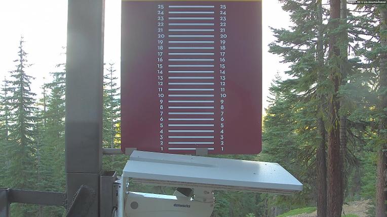 Webcam Northstar California: Snow Stake