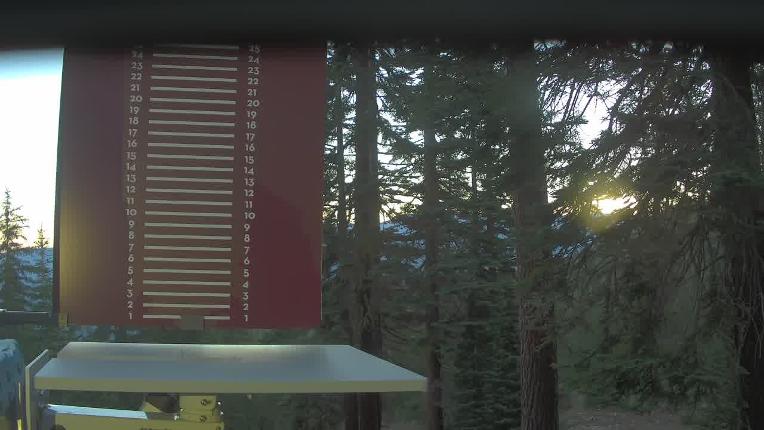 Webcam Northstar California: Snow Stake
