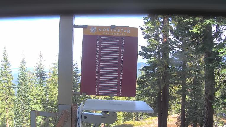 Webcam Northstar California: Snow Stake