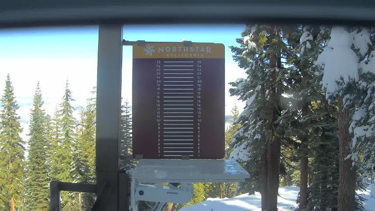 Webcam Northstar California: Snow Stake