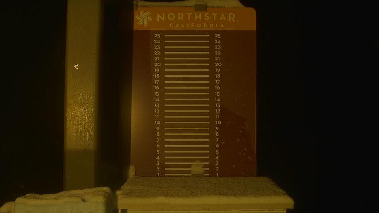 Webcam Northstar California: Snow Stake