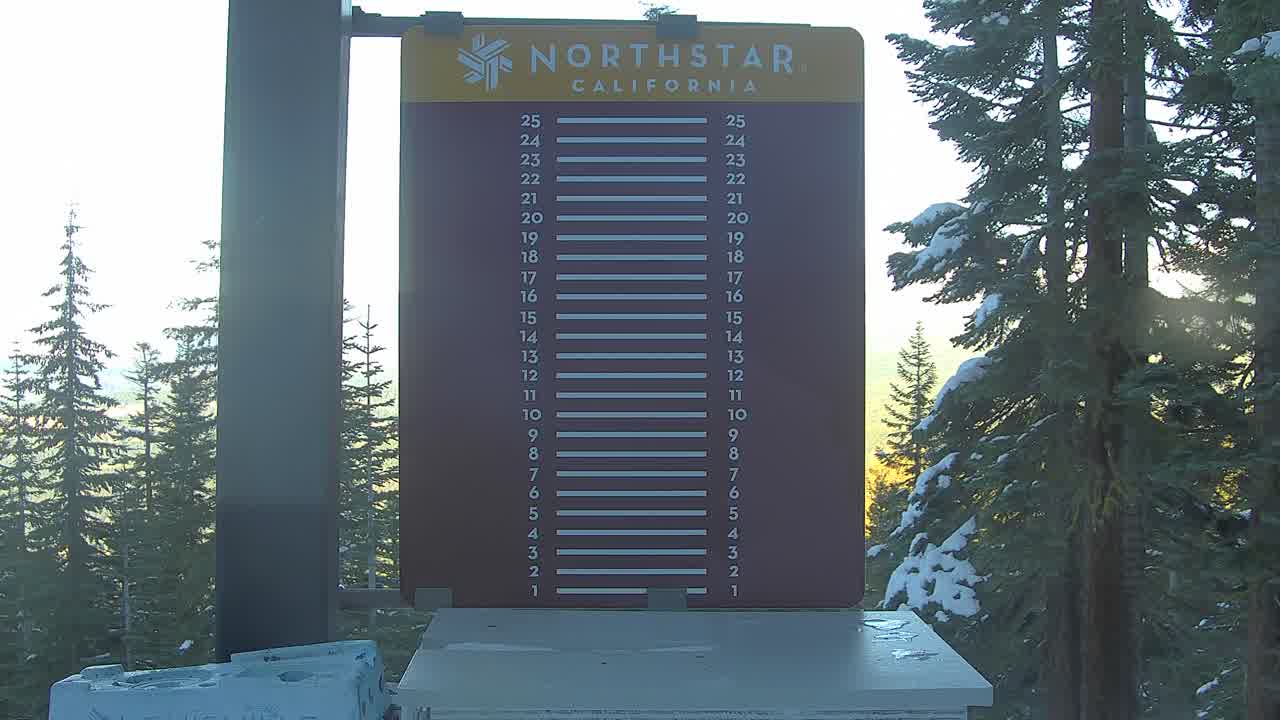 Webcam Northstar California: Snow Stake