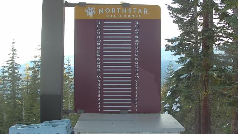 Webcam Northstar California: Snow Stake