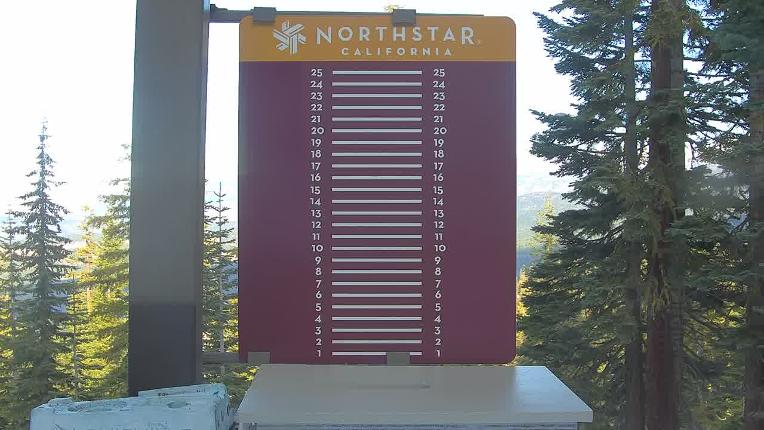 Webcam Northstar California: Snow Stake