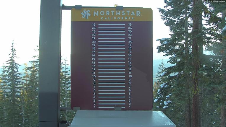 Webcam Northstar California: Snow Stake