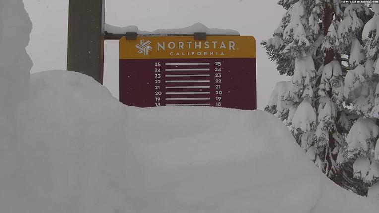 Webcam Northstar California: Snow Stake