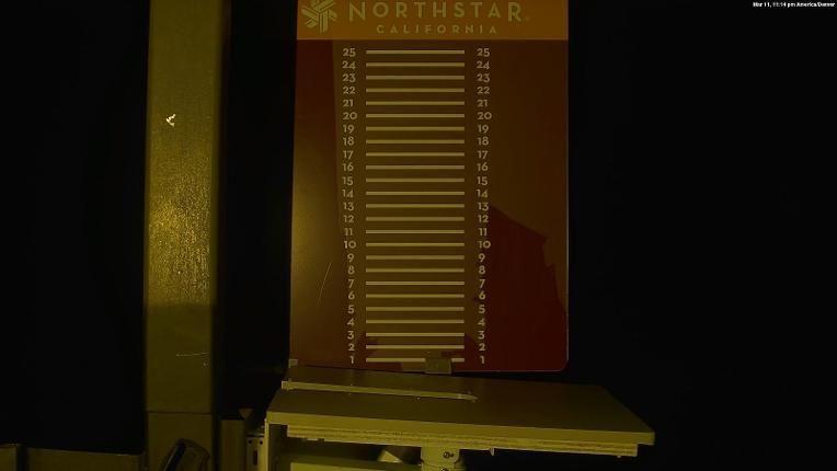 Webcam Northstar California: Snow Stake