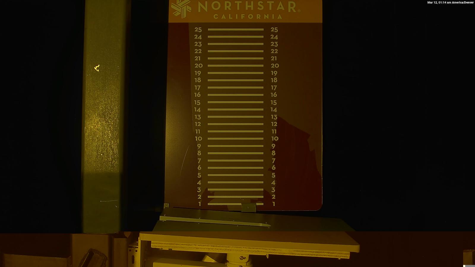Webcam Northstar California: Snow Stake