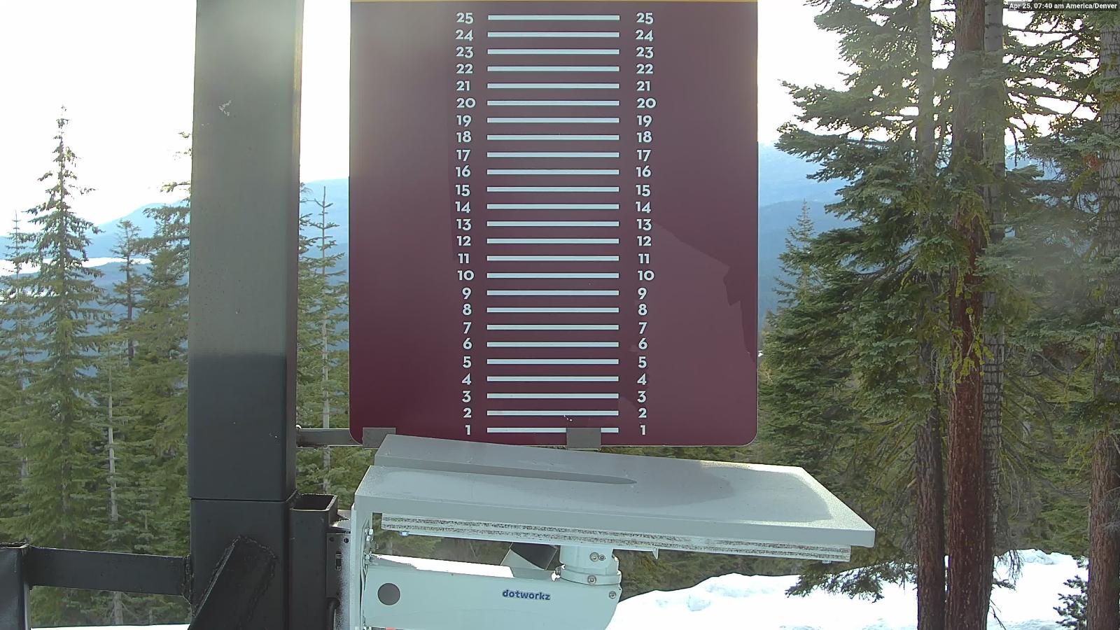 Webcam Northstar California: Snow Stake
