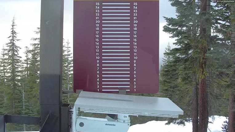Webcam Northstar California: Snow Stake
