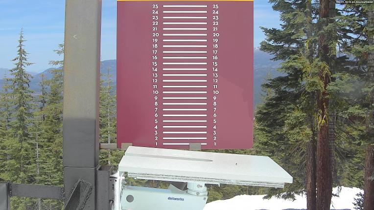 Webcam Northstar California: Snow Stake
