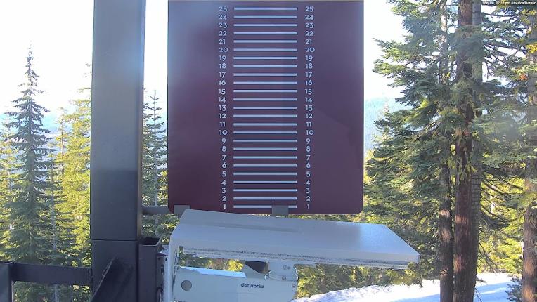 Webcam Northstar California: Snow Stake