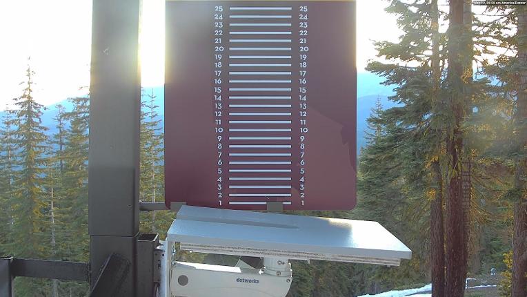 Webcam Northstar California: Snow Stake