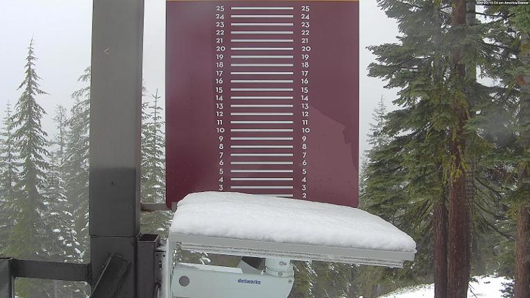 Webcam Northstar California: Snow Stake