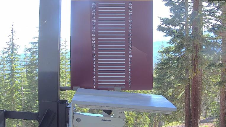 Webcam Northstar California: Snow Stake