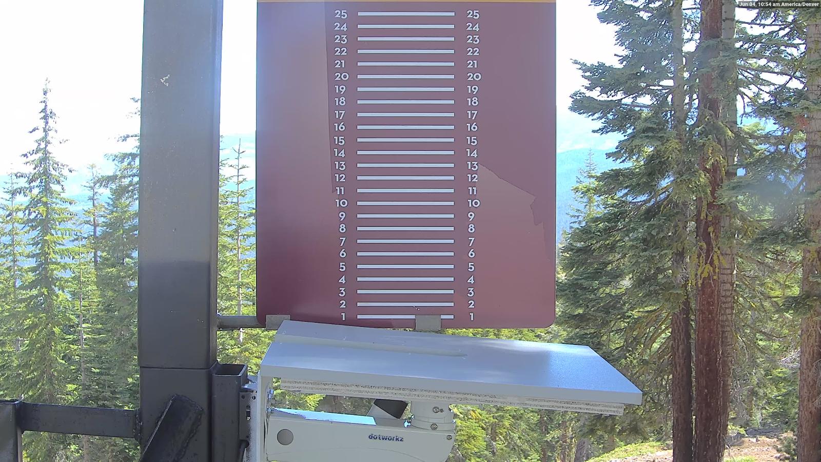 Webcam Northstar California: Snow Stake