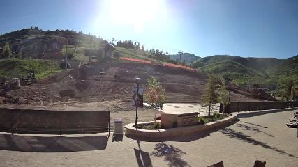 Park City: Canyons Ski Beach (parkcitymountain.com)