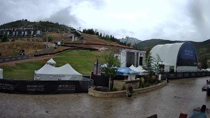 Park City: Canyons Ski Beach (parkcitymountain.com)