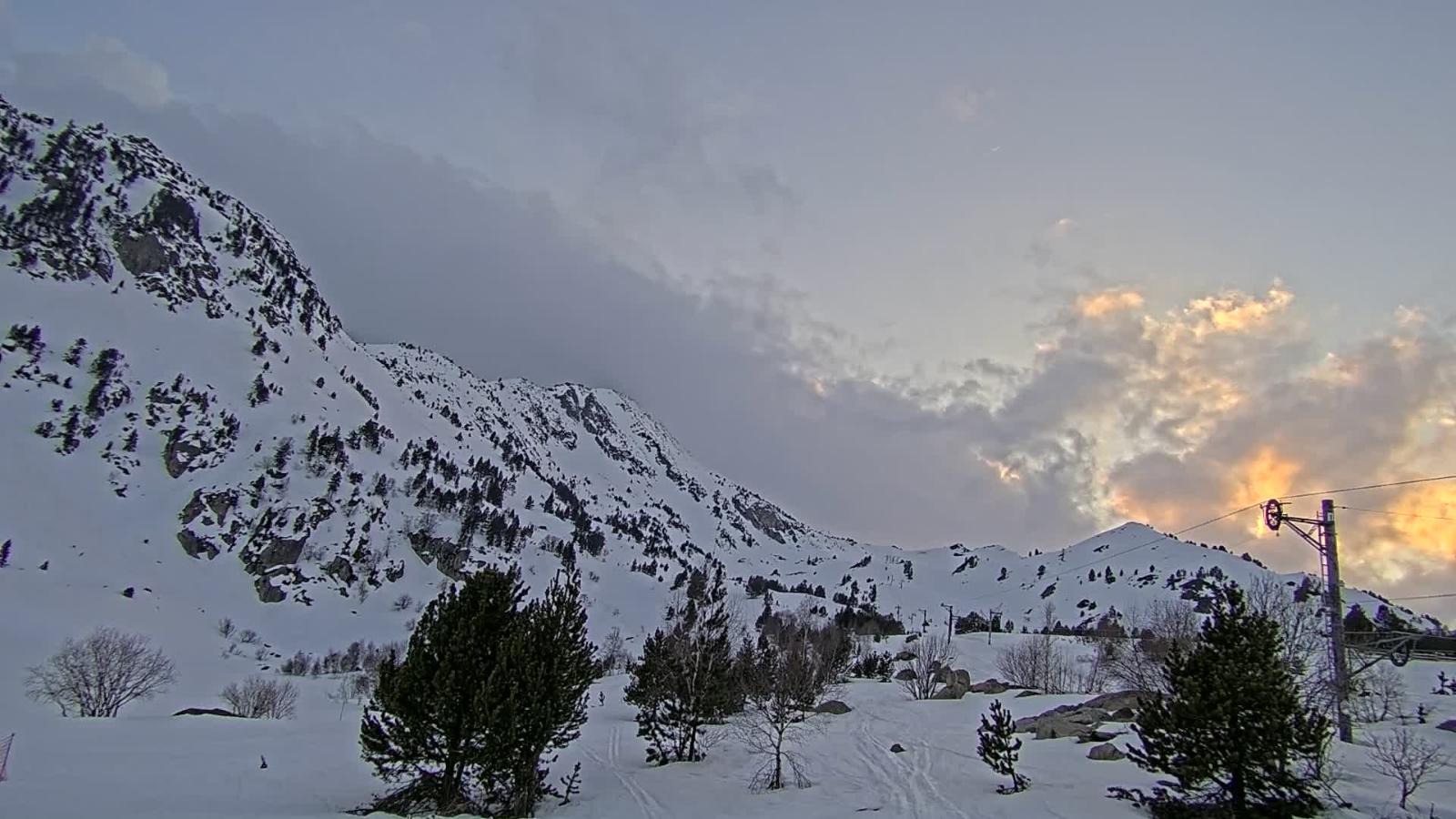 Webcam Porté Puymorens: Arrivee telesiege Estagnol