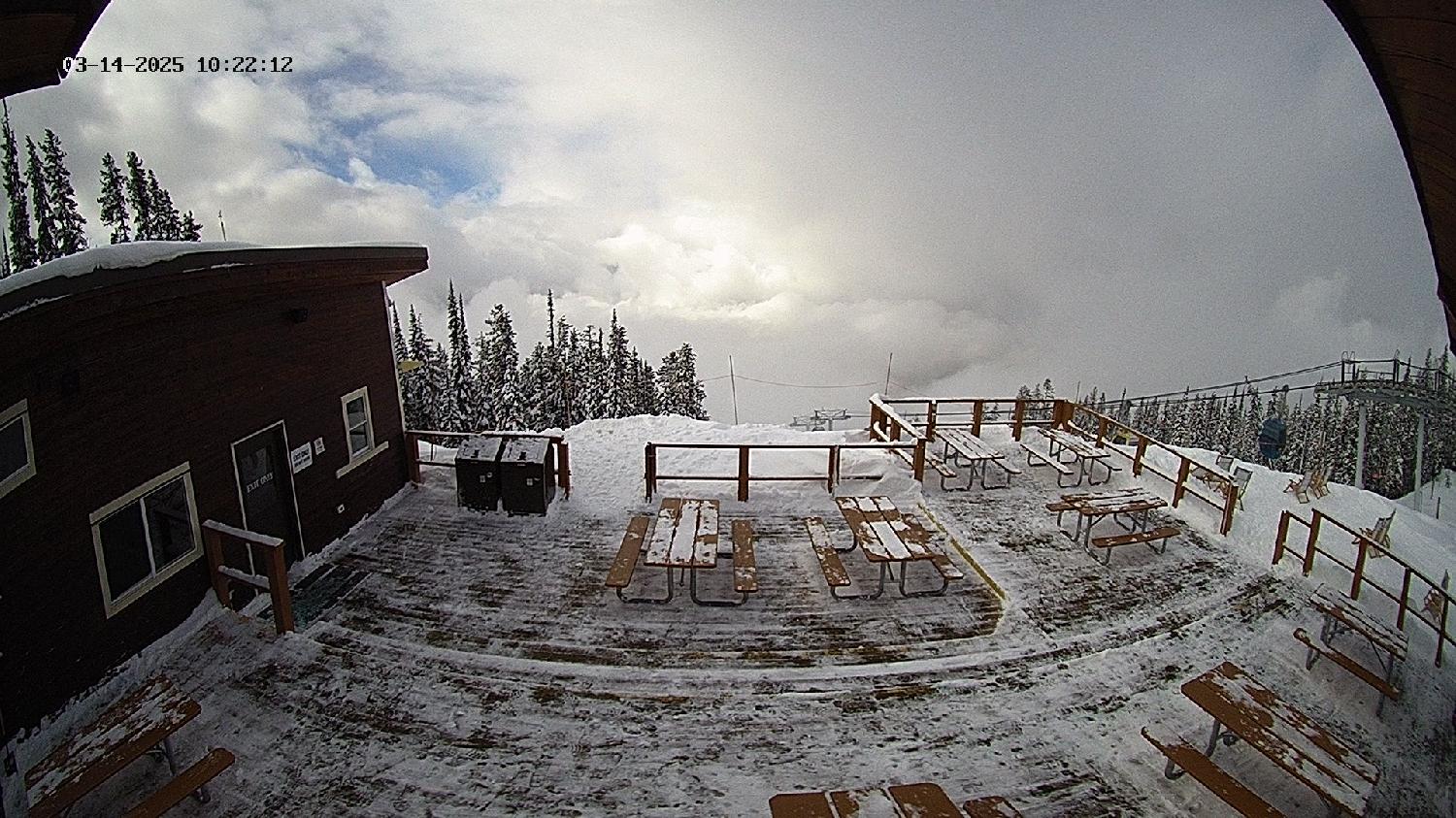 Webcam Revelstoke Mountain: Top Upper Gondola