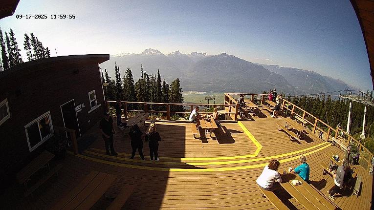 Webcam Revelstoke Mountain: Top Upper Gondola