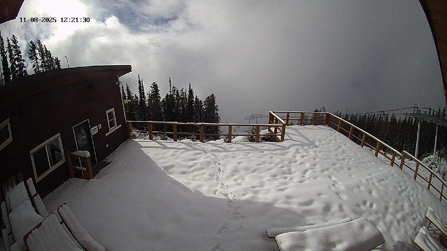 Webcam Revelstoke Mountain: Top Upper Gondola