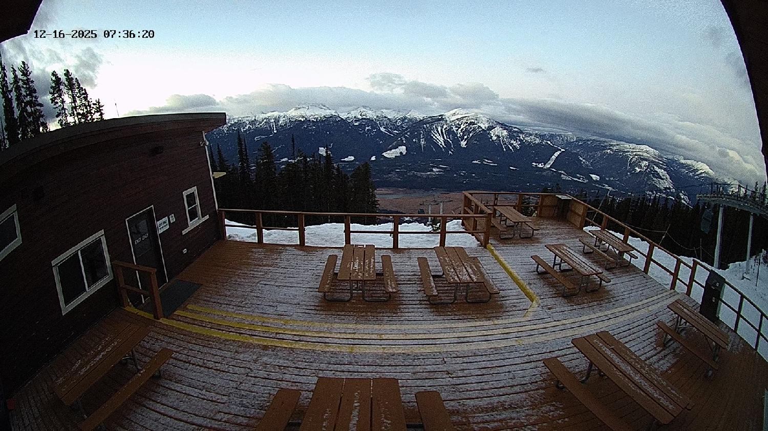 Webcam Revelstoke Mountain: Top Upper Gondola