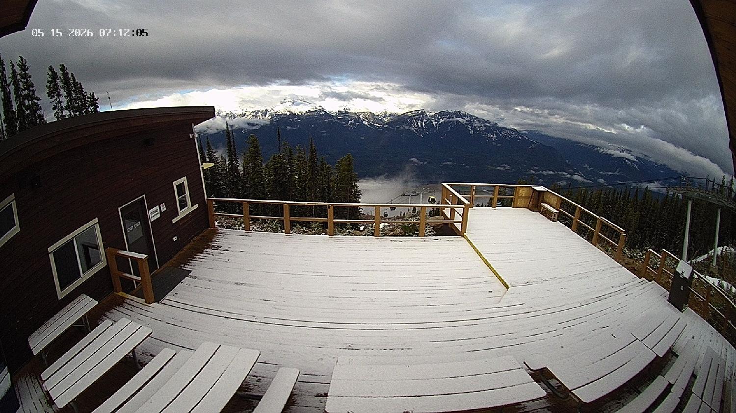 Webcam Revelstoke Mountain: Top Upper Gondola